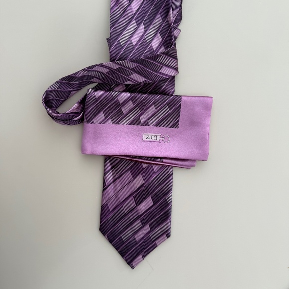 ZILLI Tie & Matching Pocket Square Set - Picture 2 of 6
